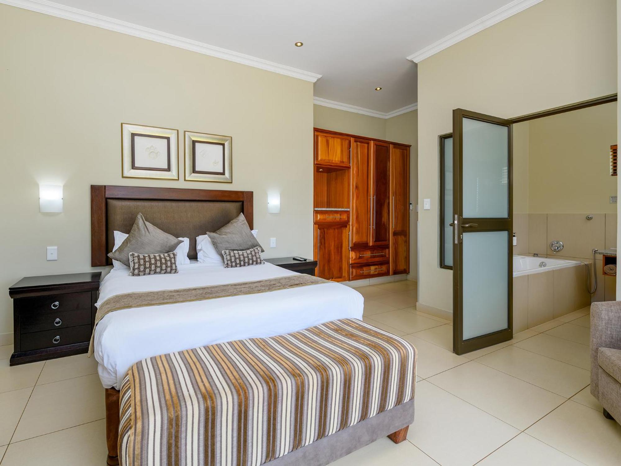 Monomotapa Village @ Legend Golf And Safari Resort Golders Green Exterior photo